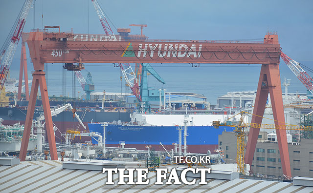 19일 한국조선해양은 30만 톤급 초대형 원유운반선 2척을 총 2080억 원에 수주했다고 밝혔다. /더팩트 DB