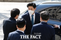  국토부 직원들과 인사하는 노형욱 후보자 [포토]