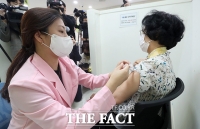  'AZ 사지마비' 간호조무사 남편 '文에 배신, 코로나 걸릴 걸'