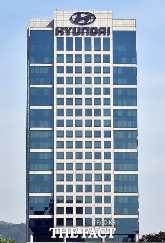 현대차가 일부 언론에서 보도한 현대로템 철도사업 부문 매각설과 관련해 매각을 추진하고 있지 않다고 21일 공시했다. /더팩트 DB