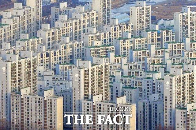 지난달 30대의 서울 아파트 거래 건수는 1622건에 달한다. /더팩트 DB