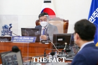  의원총회 주재하는 윤호중 [포토]