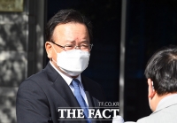  취재진 질의에 답하는 김부겸 [포토]