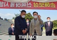  최승재 의원 격려하는 황교안 [포토]