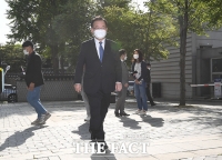  출근하는 김부겸 총리 후보자 [포토]