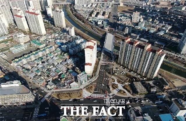 부산 동래구 수안동과 연제구 거제동을 연결하는 수연교. /부산시 제공