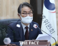  개인정보 보호위원회의에서 발언하는 윤종인 위원장 [TF사진관]