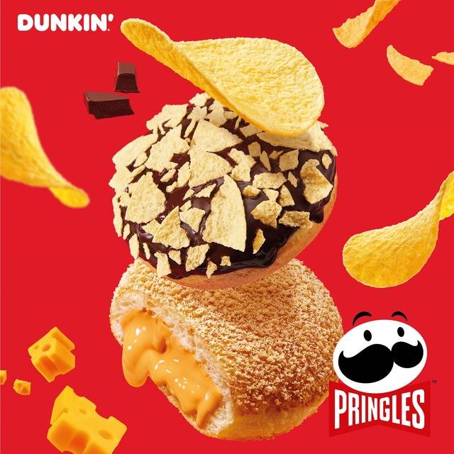 던킨이 글로벌 스낵 브랜드 프링글스와 손잡고 5월 이달의 도넛을 출시한다. /던킨 제공