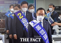  전당대회 나서는 홍영표-송영길-우원식 [포토]