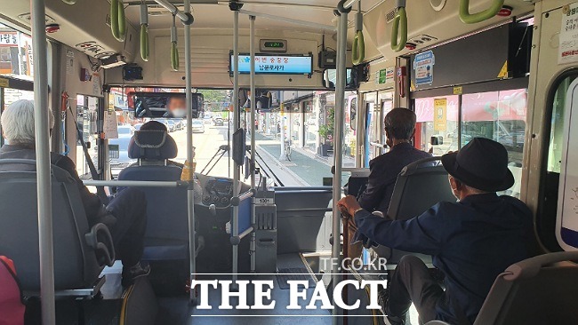 전북 남원시가 시내버스 차량 내 시내버스 정차알림 시스템 설치사업을 추진해 시민들의 시내버스 이용이 한결 편리해질 전망이라고 3일 밝혔다. /남원시 제공