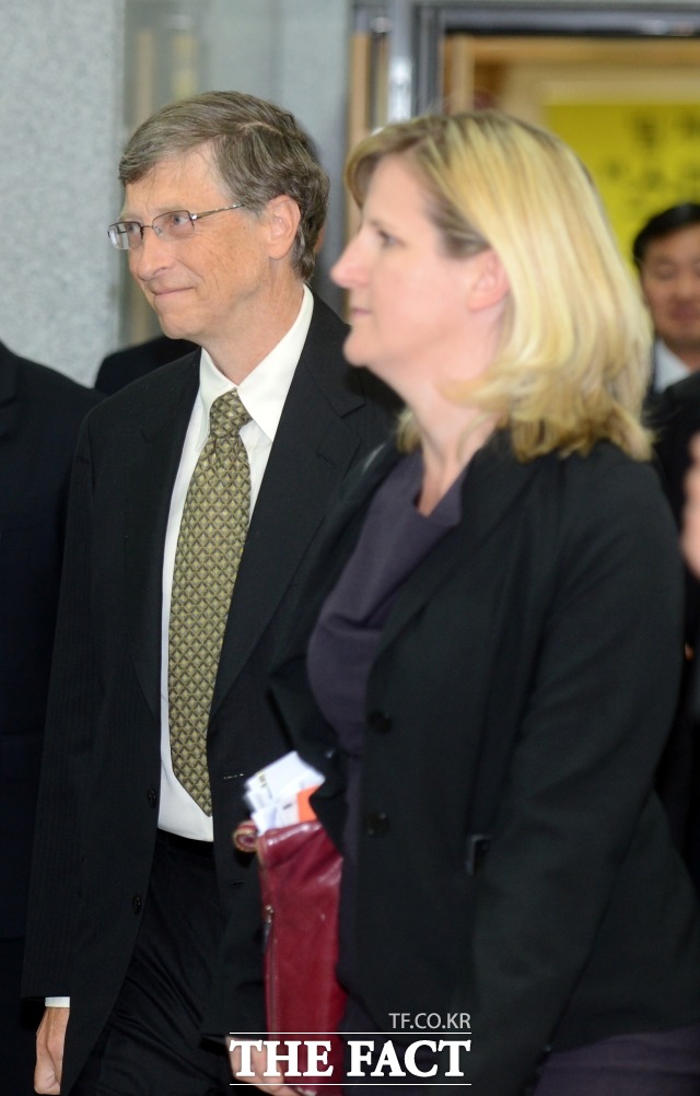 27년 결혼생활에 마침표를 찍고 이혼 소식을 알린 빌게이츠와 부인 멀린다. 사진은 지난 2013년 한국을 방문할 당시의 빌 게이츠 부부./임영무 기자