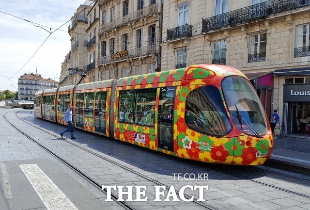 대전시가 트램 디자인을 통해 도시브랜드 가치를 높이는 방안을 추진한다. 사진은 프랑스 몽펠리에 트램. / 대전시 제공