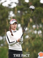  이유민, '신중한 티샷' [포토]