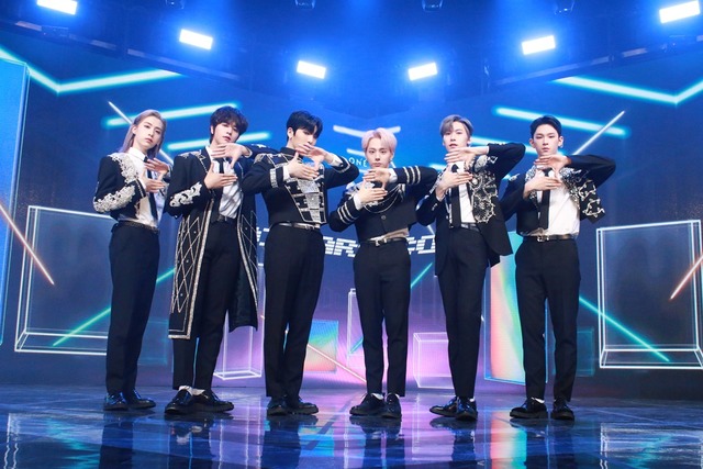 그룹 원어스가 11일 5번째 미니 앨범 BINARY CODE 바표 온오프라인 쇼케이스를 개최했다. /RBW 제공