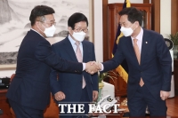  국회의장 주재 회동 갖는 윤호중-김기현 [TF사진관]