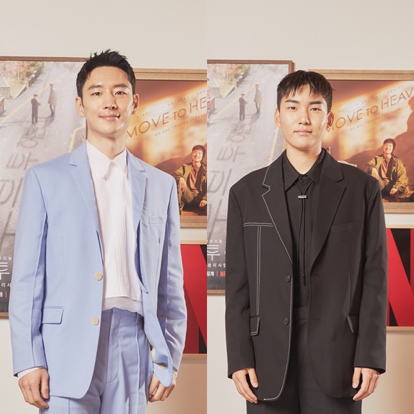 이제훈(왼쪽)은 감옥에서 막 출소한 상구, 탕준상은 아스퍼거 증후군을 가지고 있는 한그루 역을 맡는다. /넷플릭스 제공