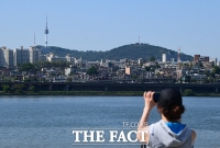  미세먼지 물러가자 찾아온 '초여름 더위' [TF사진관]