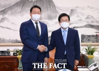  국회 찾은 최태원 대한상공회의소 회장 [TF사진관]