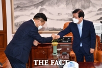  국회의장실 찾은 윤호중 [포토]