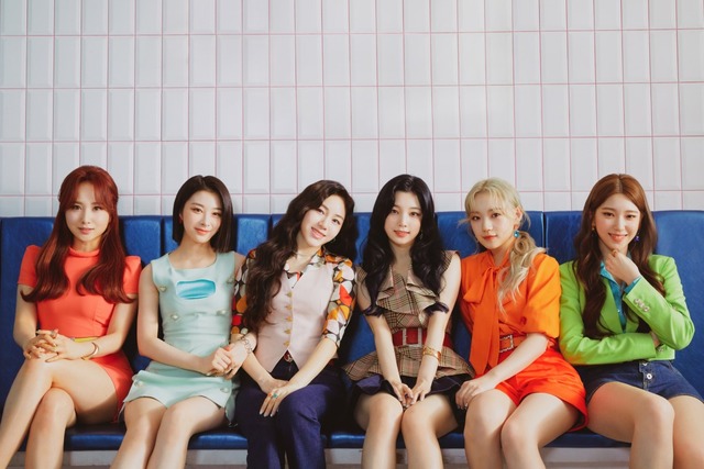 로켓펀치는 지금까지 신나고 발랄한 무대를 많이 했는데 그것과는 상반된, 멋있어졌다는 말을 듣고 싶다. 무대에서 우리의 진짜 흥을 폭발시켜보자고 얘기하고 있고 많은 분들이 저희 무대 함께 즐겨주셨으면 좋겠다고 말했다. /울림엔터 제공