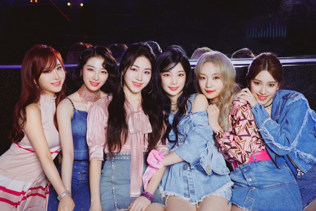 로켓펀치가 17일 첫 싱글 앨범 Ring Ring을 발표했다. 뉴트로를 콘셉트로 로켓펀치만의 밝은 에너지와 흥을 담았다. /울림엔터 제공