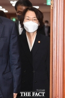  취임후 첫 국무회의 참석하는 임혜숙 과학기술정보통신부 장관 [포토]