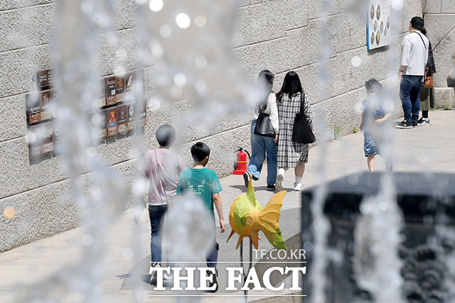 시원한 물줄기가 생각나는 초여름 날씨.