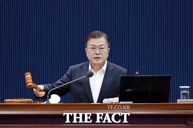 문재인 대통령이 조 바이든 미국 대통령과 첫 정상회담을 위해 19일 오후 출국했다. /청와대 제공