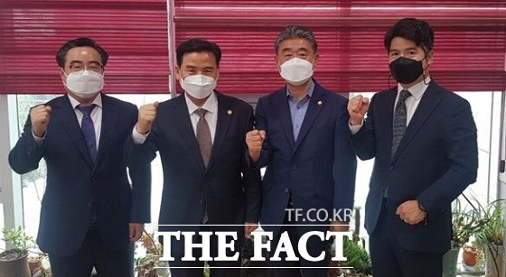 부산시 구(군)의회 의장협의회는 한국해양대학교와 해양정책 의원협의체를 발족하기로 했다고 20일 밝혔다. /부산시 구(군)의회 의장협의회 제공.