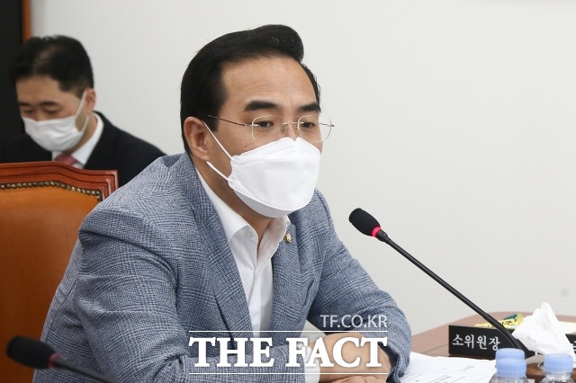 박원순계 박홍근 더불어민주당 의원이 20일 이재명 경기지사 공개 지지를 선언했다. /배정한 기자