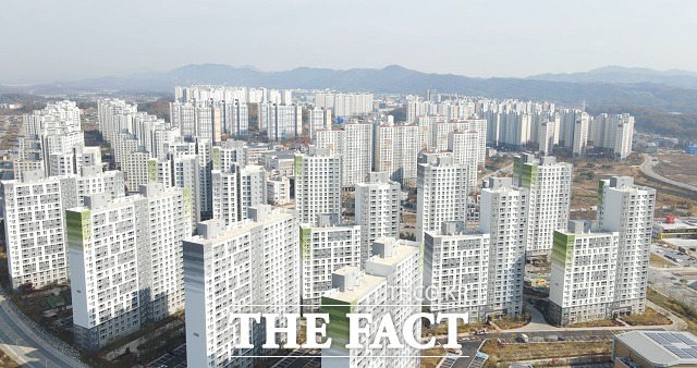 충북도교육청이 20일 음성군 맹동면과 진천군 덕산읍 지역을 단일학군으로 하는 고등학교 평준화에 대한 찬반 여론조사를 20일부터 26일까지 진행한다. 결과는 오는 31일 발표된다. 충북혁신도시 전경. / 진천군 제공