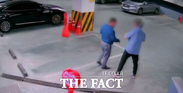 대구지법 형사11부(이상오 부장판사)는 21일 중상해 혐의로 기소된 대구지역 모 지역신문 기자 A(51)씨에게 징역 1년 2개월을 선고했다. /유튜브 캡처