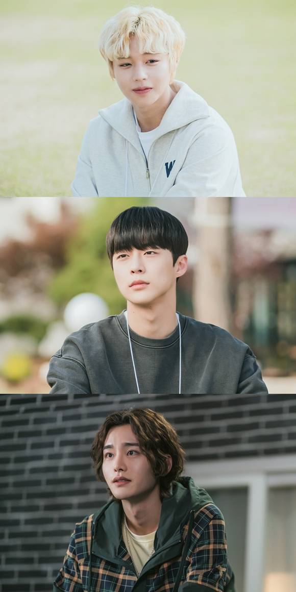 멀리서 보면 푸른 봄 박지훈 배인혁 최정우(위쪽부터)가 각기 다른 매력을 가진 캠퍼스 꽃미남으로 변신해 눈길을 끈다. /빅토리콘텐츠, 에이에이치엔스튜디오 제공