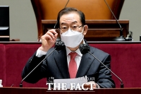  정책보고하는 이종배 정책위의장 [포토]