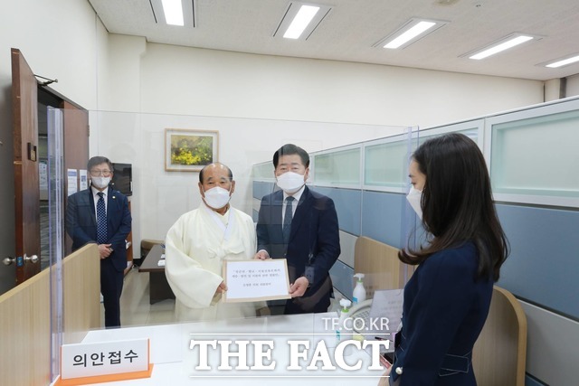 성균관과 향교, 서원의 전통문화를 계승하고, 지원할 수 있는 방안이 마련될 전망이다. / 오영훈 의원실 제공