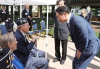  '헌신에 감사드립니다' 최태원 SK 회장, 美서 한국전 참전용사 찾아