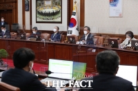  국무회의 주재하는 김부겸 국무총리 [포토]