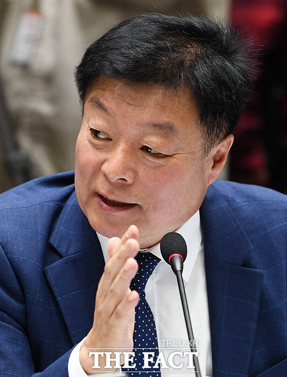 지방선거 공천을 대가로 현금 45만을 받은 혐의로 재판에 넘겨진 이규희 전 국회의원에 대한 파기환송심 결과가 다음달 23일 나온다. / 더팩트 DB