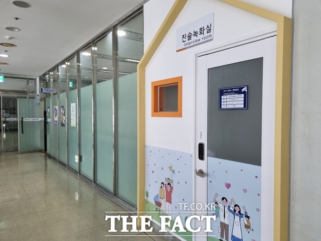 천안시는 지난해 7월 아동보육과 아동보호팀을 신설하고 아동 학대 상황 발생시 즉각적인 대응에 나서고 있다. 하지만 여전히 현장에서는 전문인력 부족 등 어려움을 호소하고 있다. 사진은 천안시 아동보호팀 모습 / 천안=김경동 기자