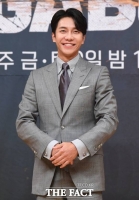  이승기, 이다인과 열애 공식 인정...'무분별한 추측 자제 부탁'