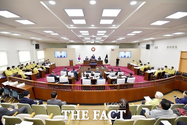 공주시의회가 27일 제주도 연수 논란에 대해 보도자료를 통해 해명했다. 사진은 제225회 공주시의회 임시회 제1차 본회의 장면./공주시의회 홈페이지