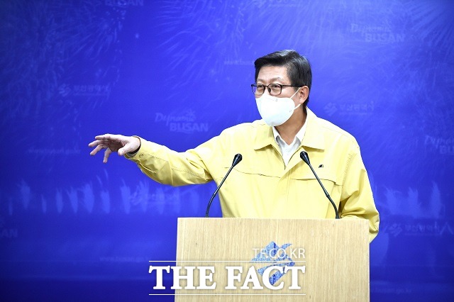 지난 23일 부산의 한 보건소에서 근무하던 간호직 공무원이 코로나19 관련 격무로 사망한 가운데 부산시가 인력 보강과 근무 여건 개선 등 긴급 대응책을 즉각 시행하겠다고 28일 밝혔다. /부산시 제공