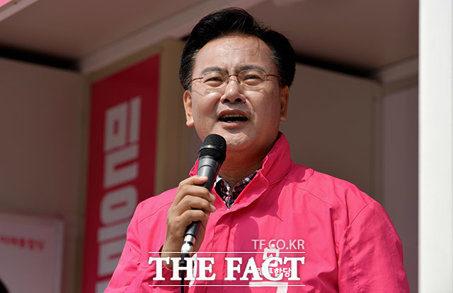 유상범 국민의힘 의원이 변호사 시절 대리수술을 하다 적발된 병원에 사건축소를 자문했다는 의혹과 관련해 경찰이 고발인 조사를 진행했다. /이덕인 기자