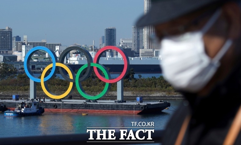 30일 외신 등에 따르면 일본 정부는 올림픽을 앞두고 지난 28일 코로나19 확산 억제를 위한 긴급사태 발효 시한을 연장했지만 각 지방자치단체는 방역지침을 완화하고 있다. /뉴시스