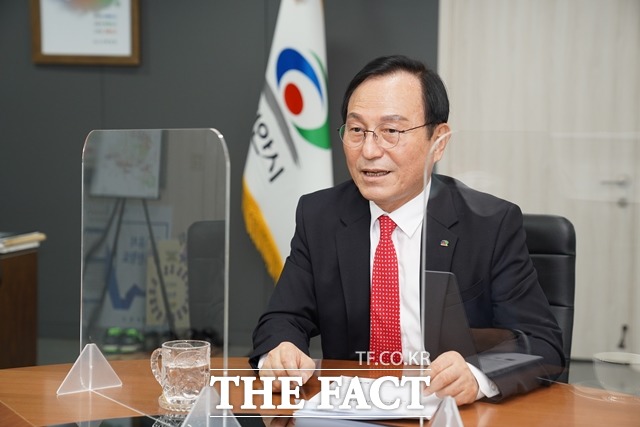 박상돈 천안시장이 <더팩트>와의 인터뷰를 통해 천안다움을 바탕으로 한 천안의 역사적·문화적 정체성 확립을 이뤄내 ‘새로운 천안’, ‘행복한 시민’을 이뤄내겠다고 밝혔다. / 천안시 제공