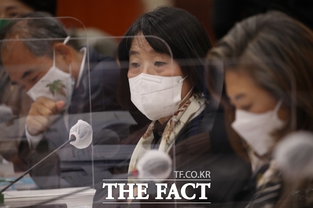 정의기억연대(정의연) 후원금을 유용한 혐의로 기소된 윤미향 더불어민주당 의원의 재판이 지난해 9월 기소 후 9개월이 다 되도록 정식 재판에 들어가지 못했다. /이새롬 기자