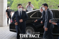  대검찰청 첫 출근하는 김오수 신임 검찰총장 [포토]