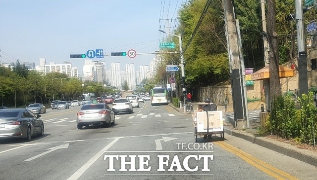 천안시의회 복지문화위원회는 지난 1일 242회 정례회를 열고 천안시 재활용품 수집노인 지원에 관한 조례안을 통과시켰다. / 권오중 시의원 제공