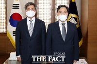  김명수 대법원장 예방한 김오수 검찰총장 [TF사진관]