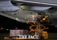  얀센 백신 100만 회분 한국 도착…美 '양국 동맹 깊다'